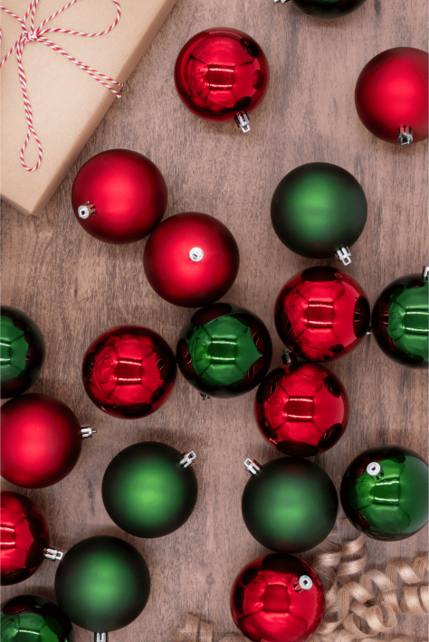 King of Christmas Accessories Red and Green Shatterproof Ornaments (48 Pack) DBVN127
