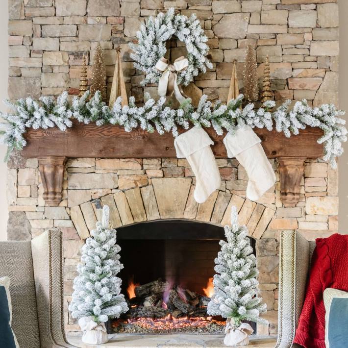 King of Christmas Accessories Flock Collection 4-Piece Set with Warm White LED Lights (Plug or Battery Operated) DBVN105